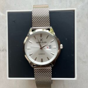 Silver Mesh Milanese Watch with Minimalist Dial